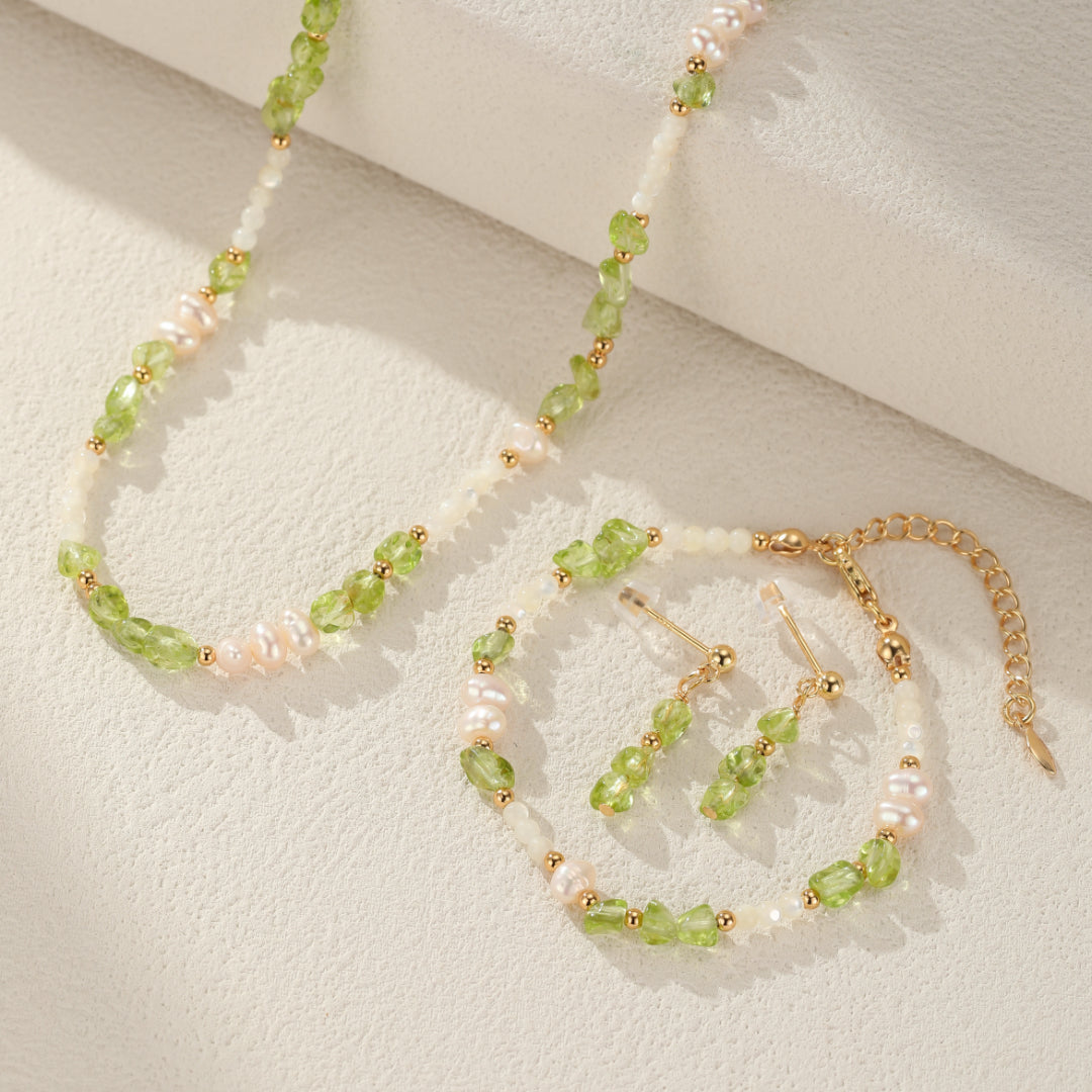 Boucles d’Oreilles Pendantes Péridot – Gouttes Solaires, Argent Plaqué Or