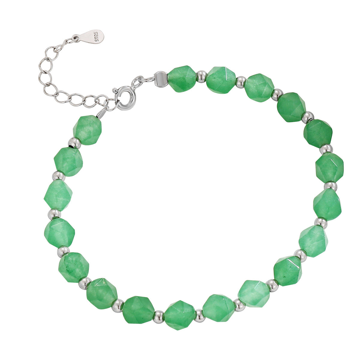 Bracelet en argent 925 orné de perles facettées d'aventurine verte et de petites perles rondes en argent.
