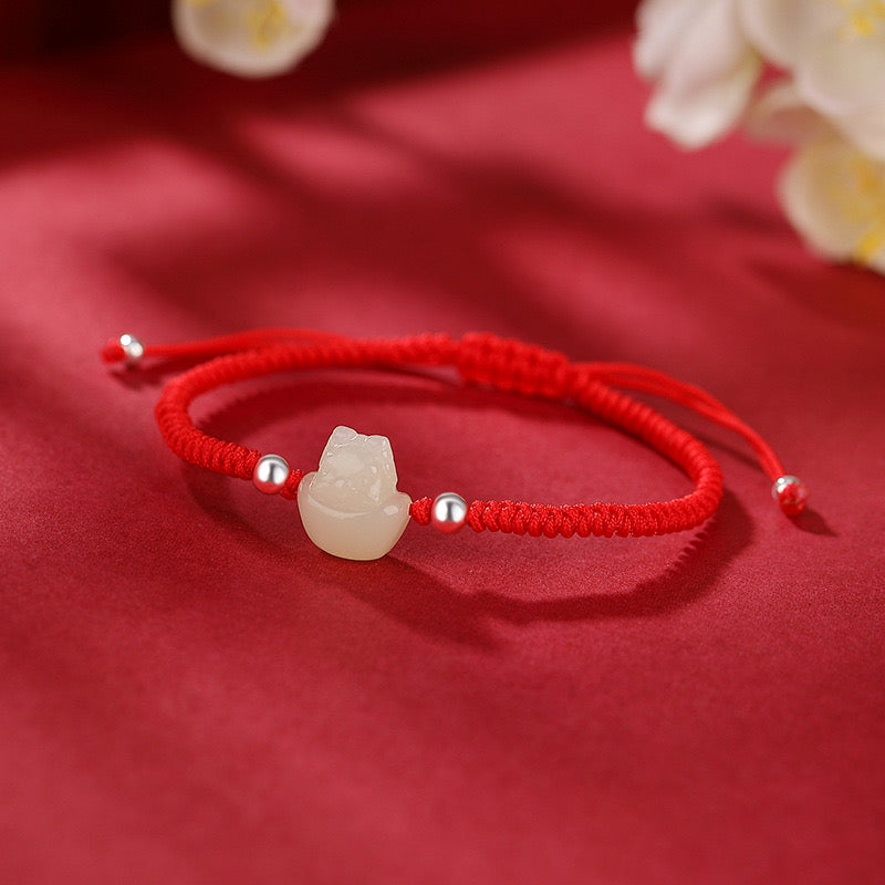 Bracelet Jade – Bébé Dragon, Fil Rouge