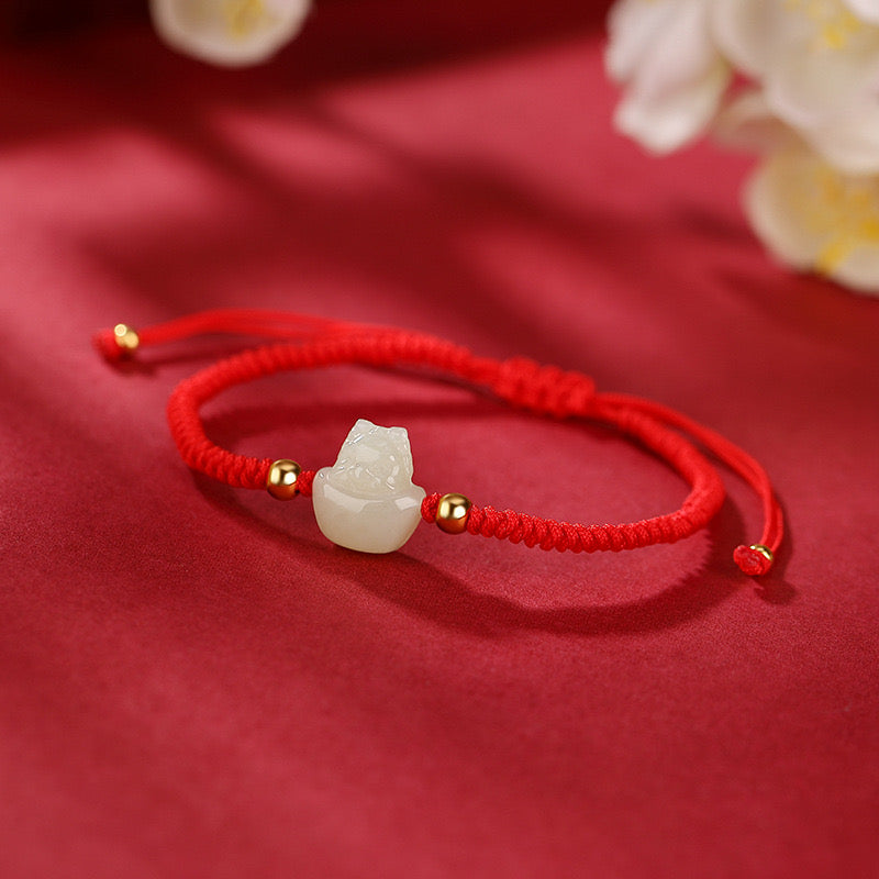 Bracelet Jade – Bébé Dragon, Fil Rouge