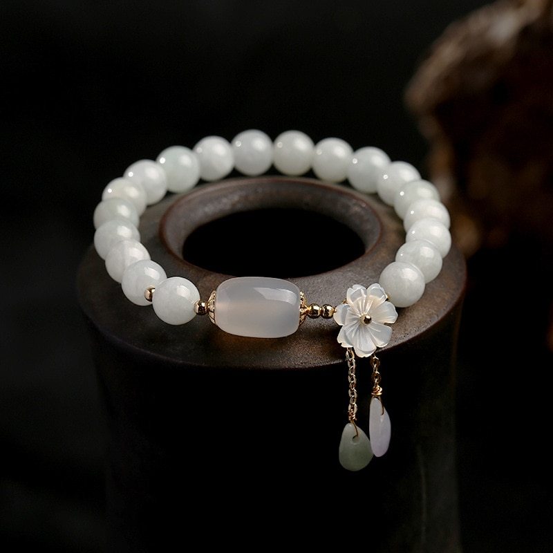 "Lucky Charm" Bracelet in White Jade and Agate