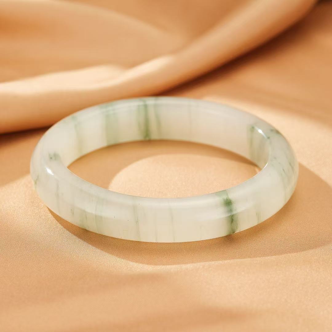 Bracelet Jonc Calcédoine – Éclat Vert Naturel