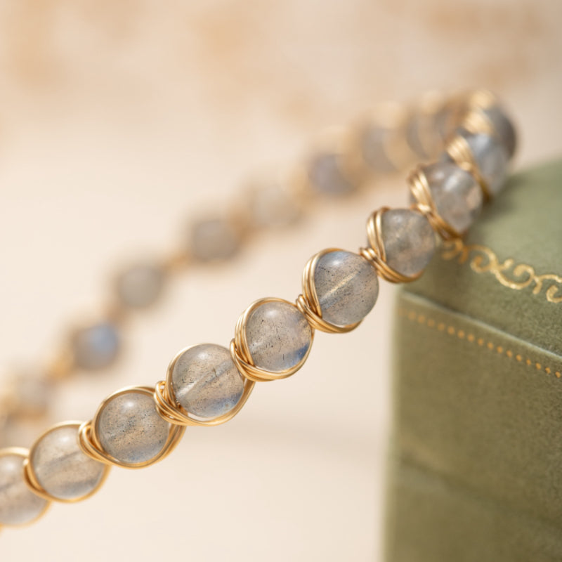 Bracelet Labradorite – Lumière Intérieure, Argent Plaqué Or