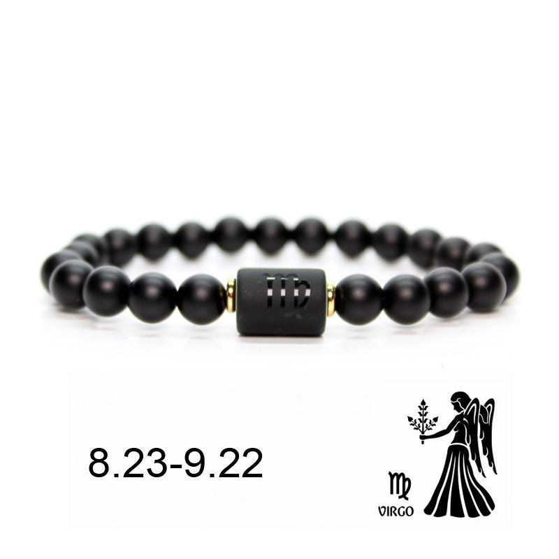 Bracelet tendance en onyx noir avec un pendentif cylindrique gravé du signe astrologique de la Vierge, dates du 23.08 au 22.09, et un petit symbole de la Vierge à côté.