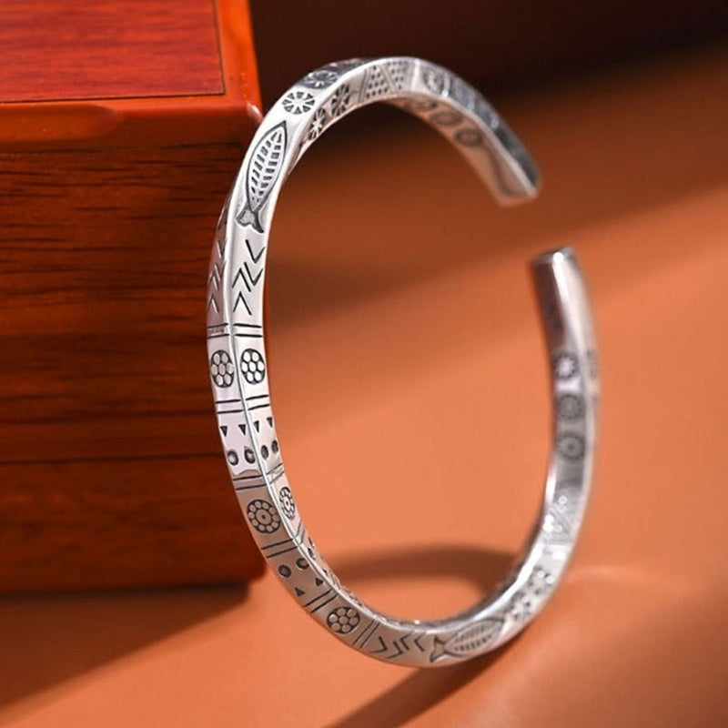 Twisted Bangle Bracelet 'Plenitude' with Viking Rune