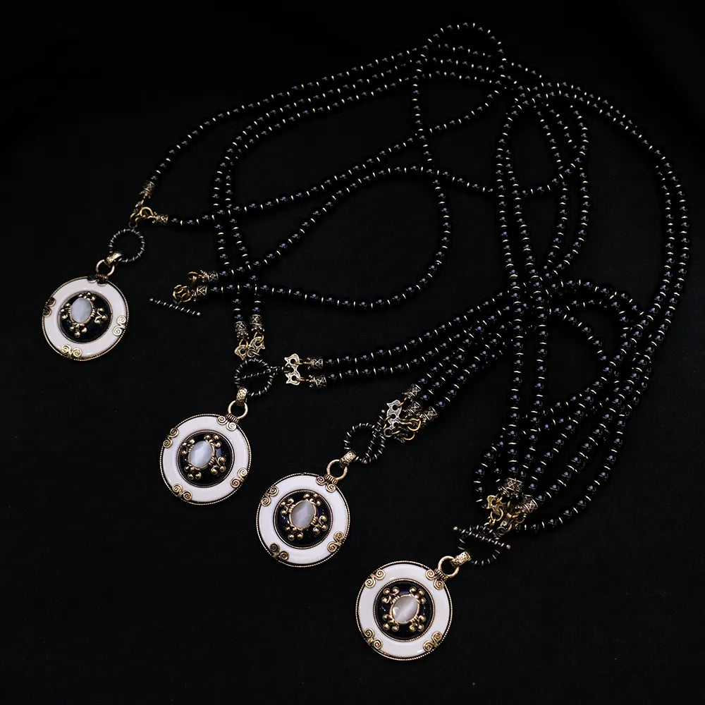 Collier Agate Noire – Fleur de Lys