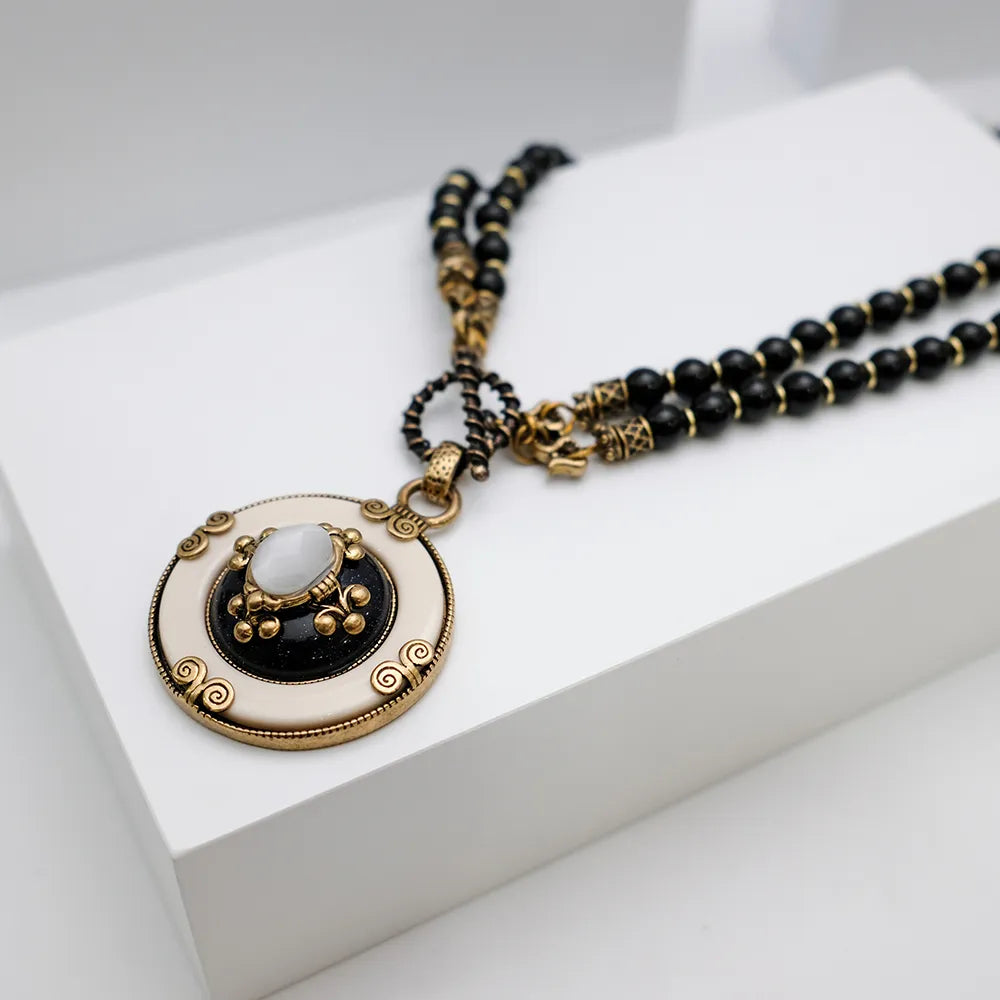 Collier Agate Noire – Fleur de Lys