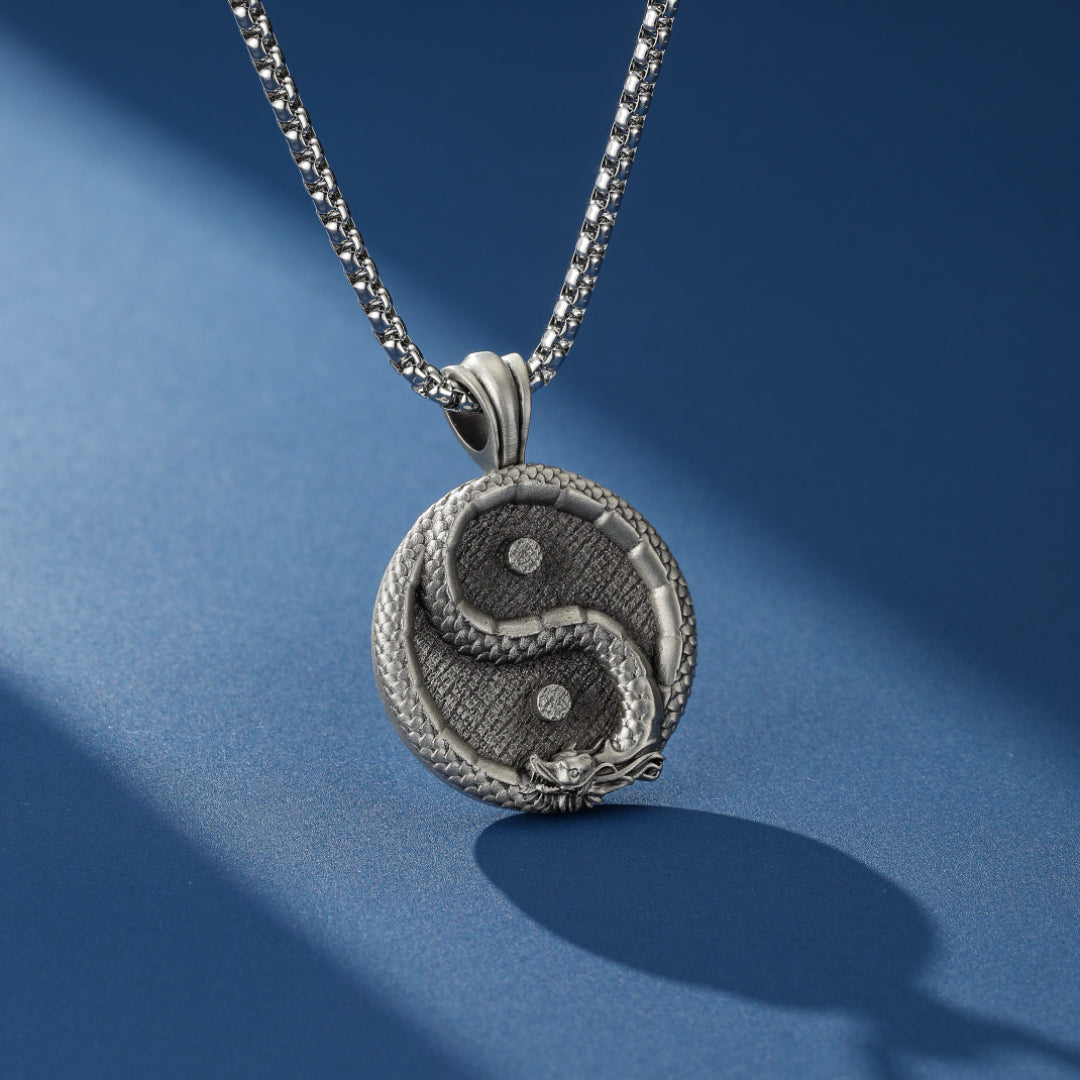 Collier Dragon Yin Yang – Force et Sérénité