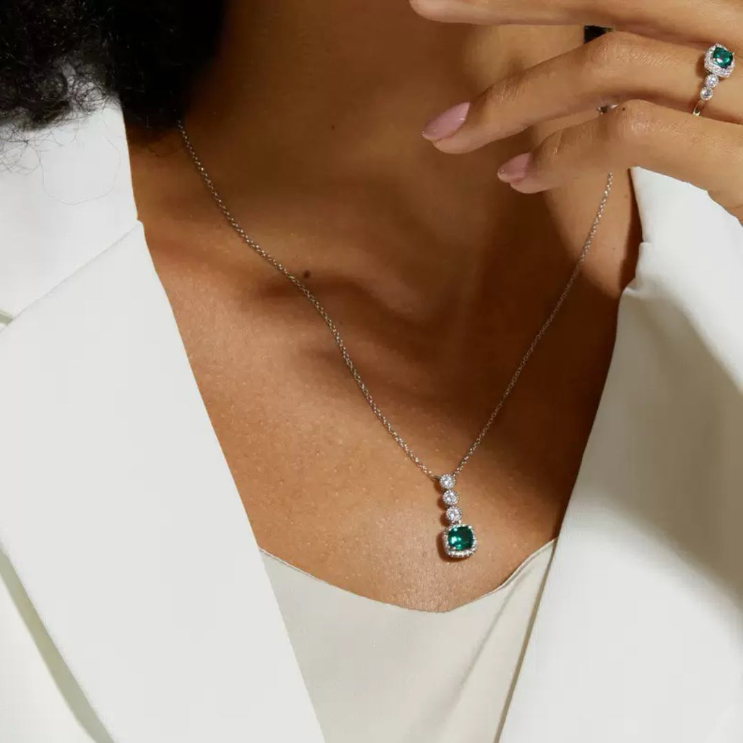 Collier Émeraude – Reflets Précieux, Argent Plaqué Platine