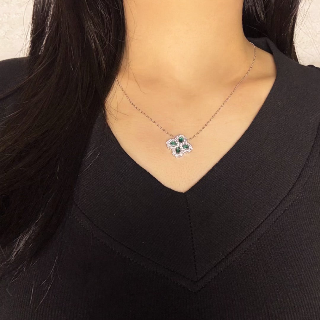 Collier Émeraude Trèfle – Chance Étincelante, Argent Plaqué Platine