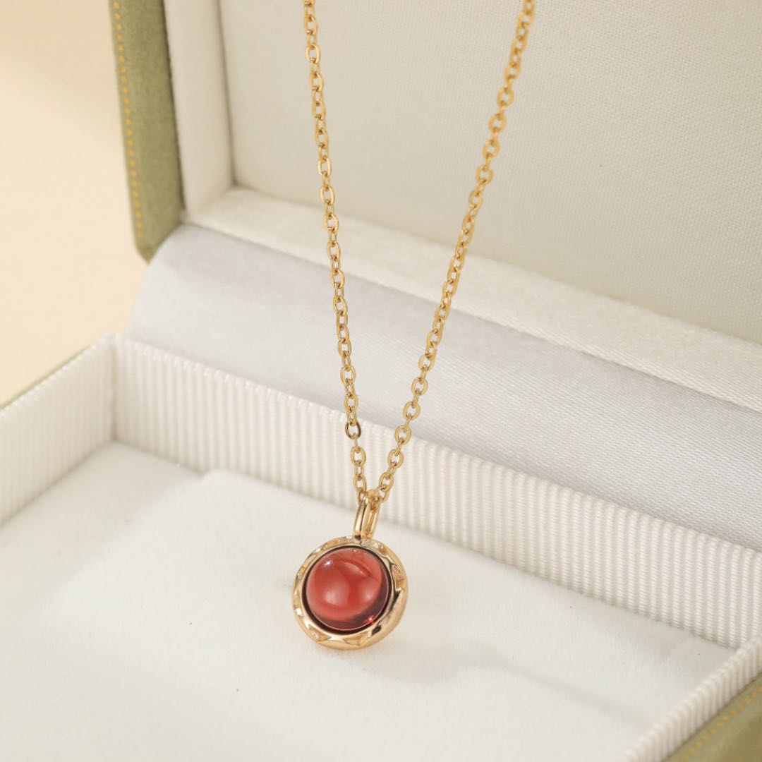 Collier Grenat – Éclat Passionné, Argent Plaqué Or 10K