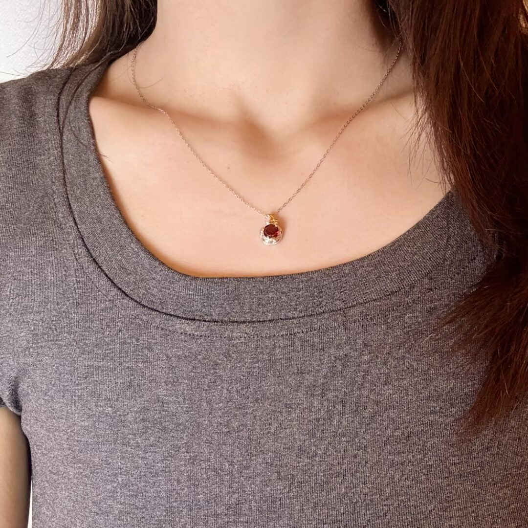 Collier Grenat Lune et étoile – Lueur Nocturne, Argent 925