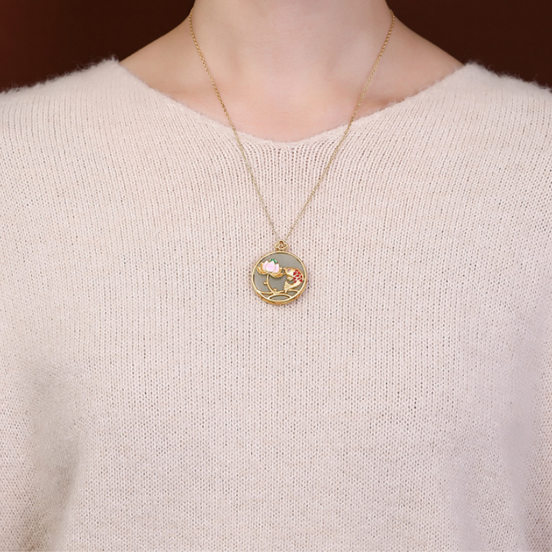 Collier Jade avec Lotus et Carpe Koï – Porte-bonheur