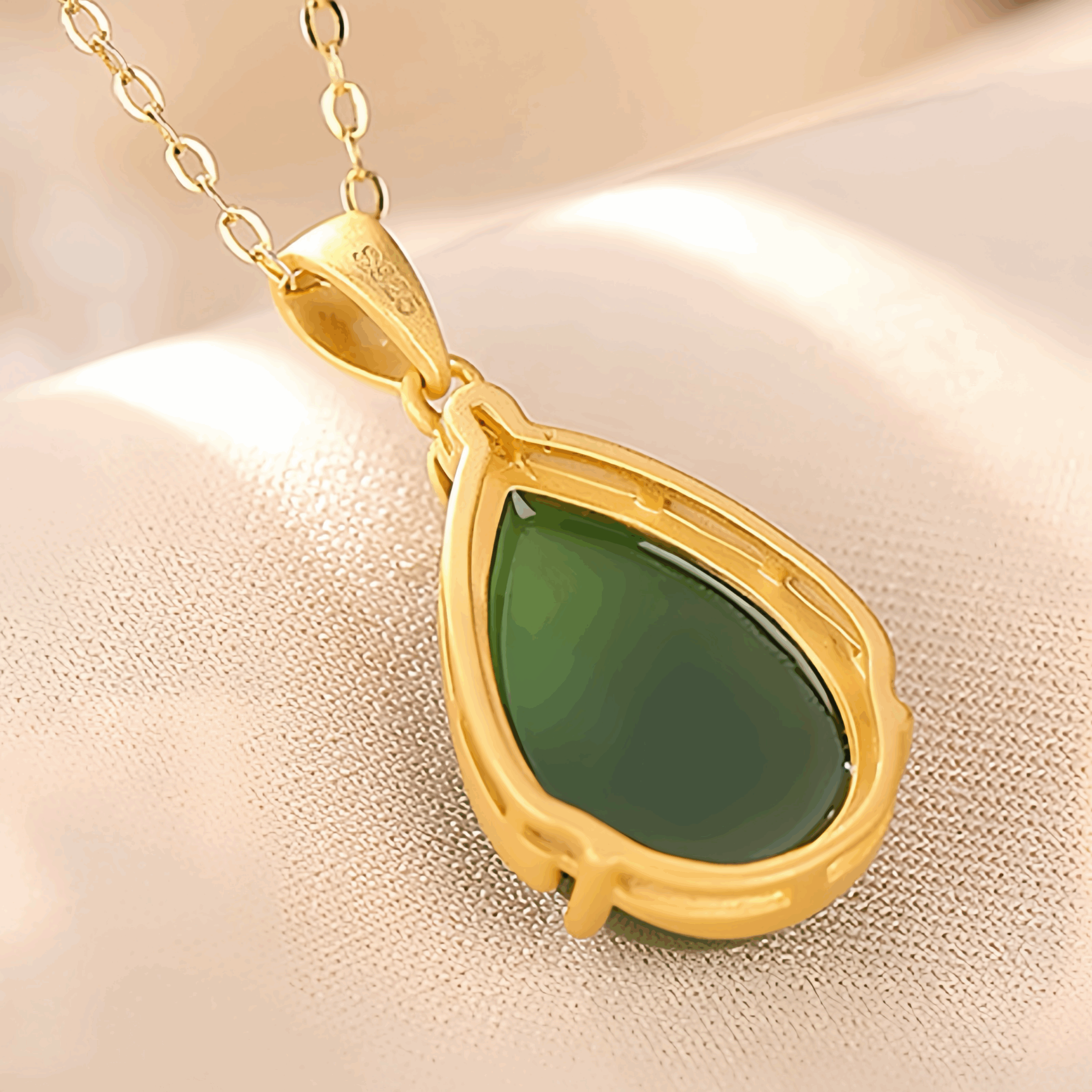 Collier Jade – Éclat de Nature, Argent Plaqué Or