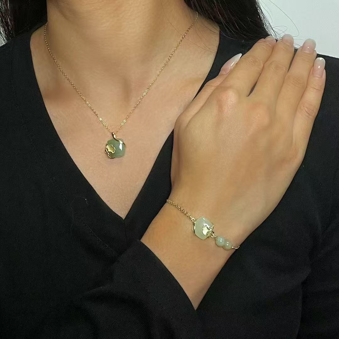 Jade Necklace – Heart Awakening, Gold Plated Silver