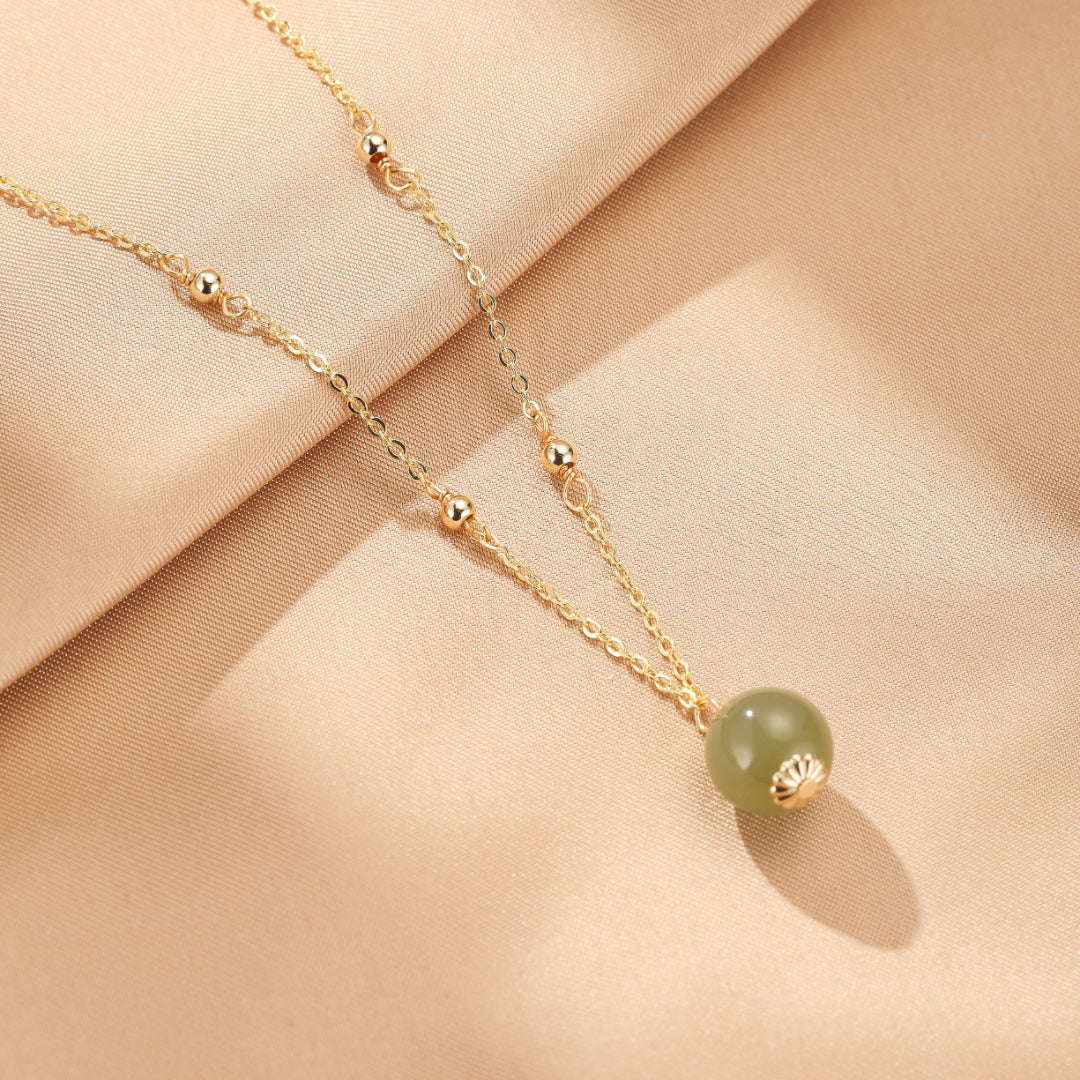 Collier Jade Néphrite – Épure Radieuse