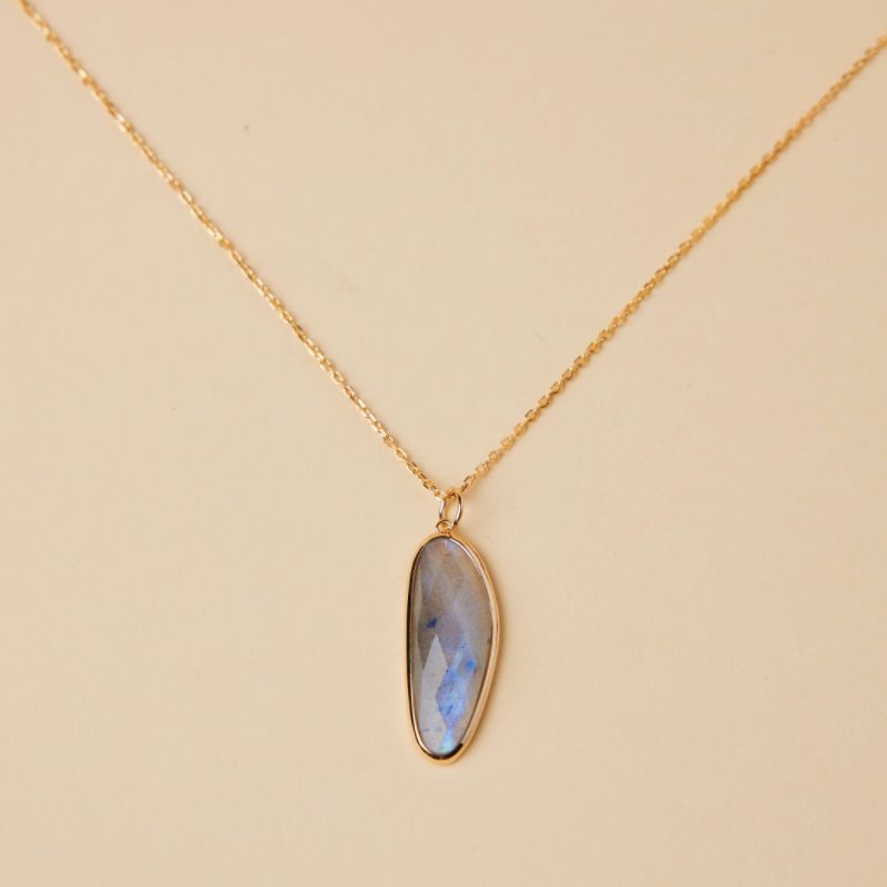 Collier Labradorite – Élipse Audacieuse, Argent Plaqué Or