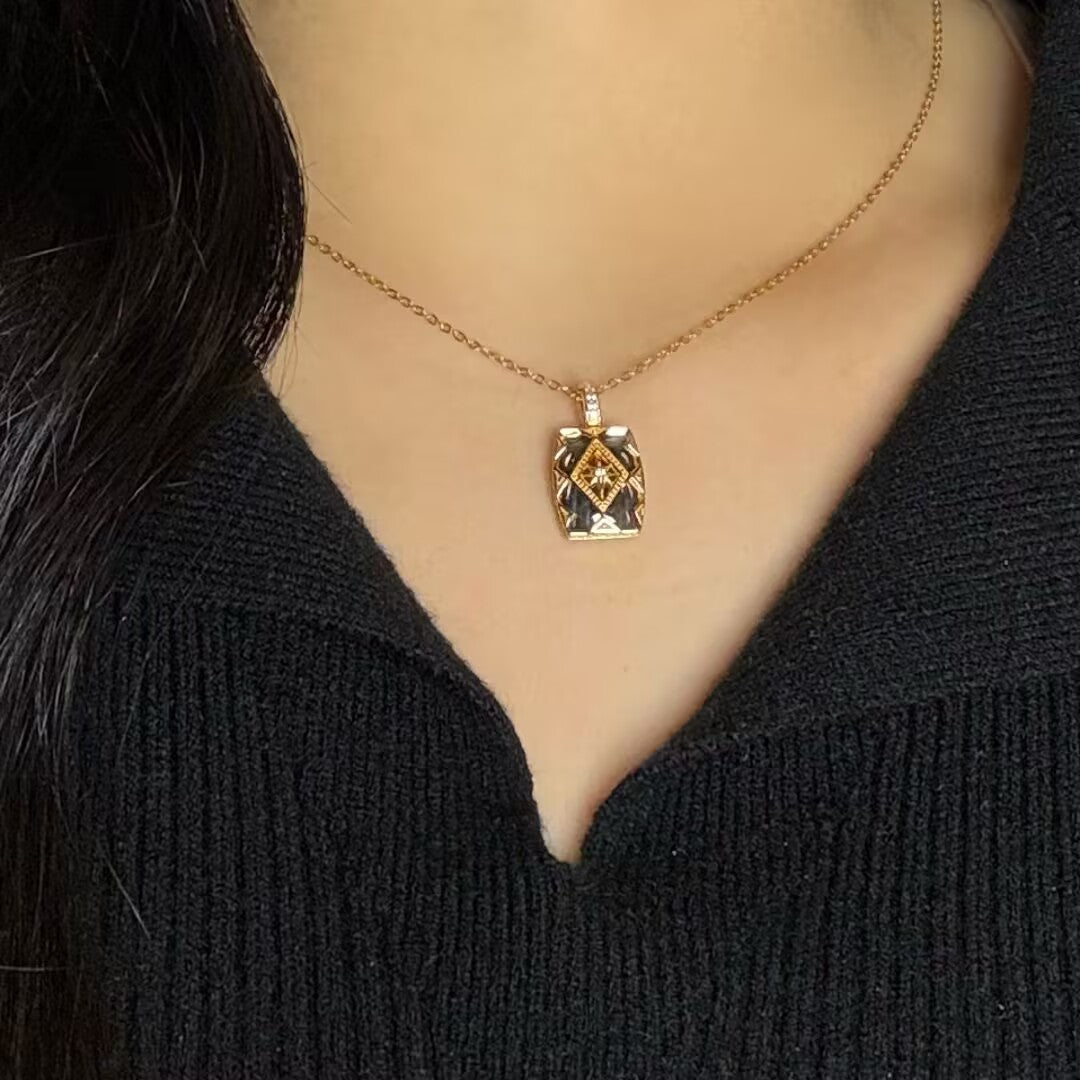 Labradorite Necklace – Aurora's Mystery, Gold Plated Silver
