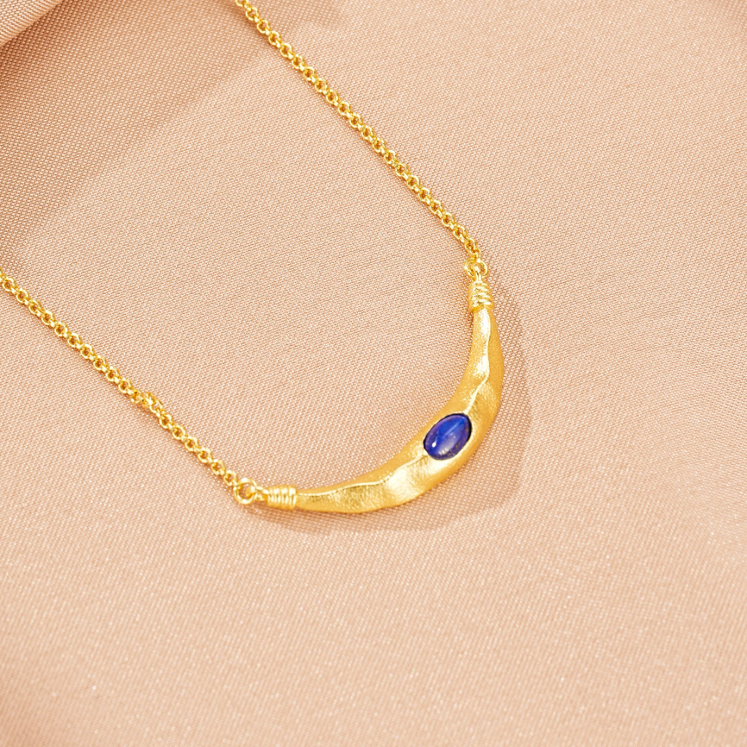 Collier Lapis Lazuli – Lune Antique, Argent Plaqué Or