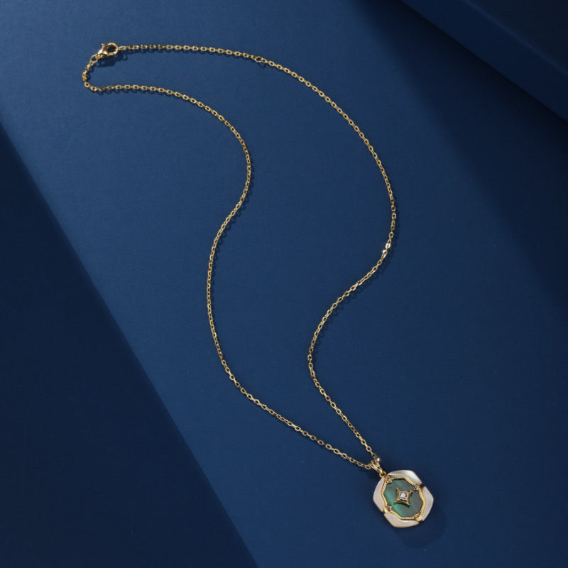 Collier Malachite et Nacre – Astres en Verdures, Argent Plaqué Or