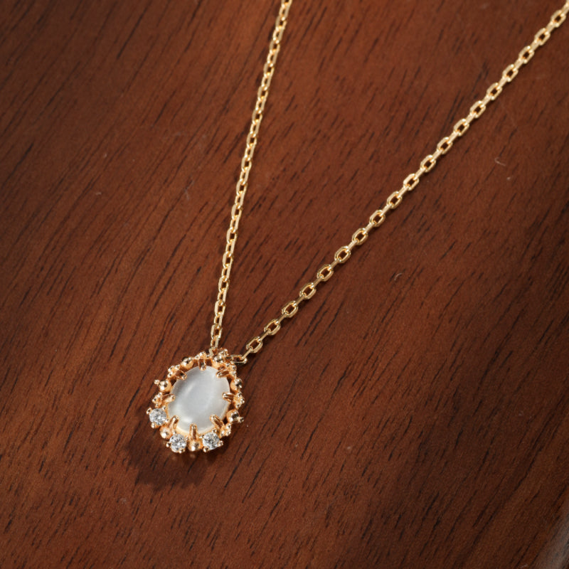 Collier Pierre de Lune – Élégance Lustrée, Argent Plaqué Or