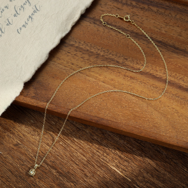 Collier Pierre de Lune – Quatre Feuilles Mystiques, Argent Plaqué Or