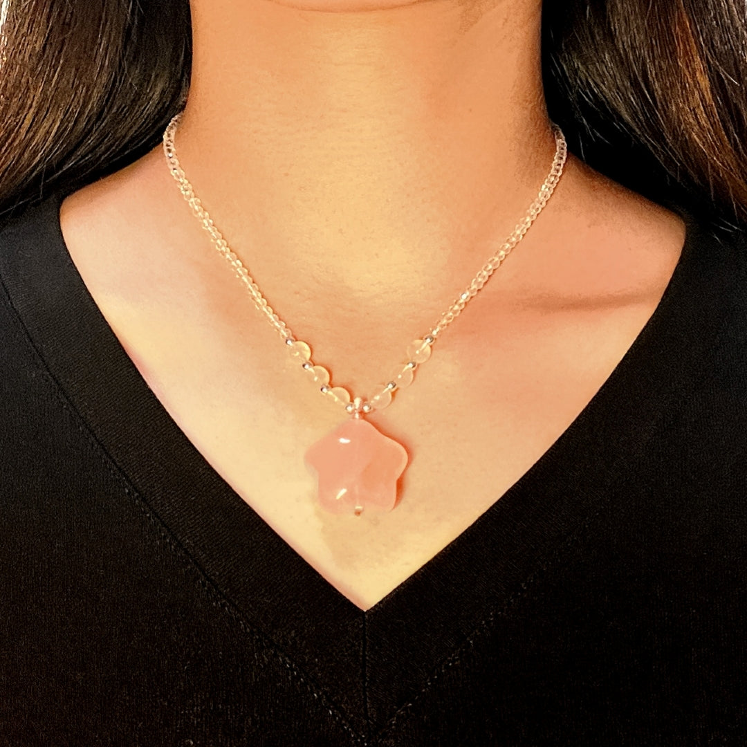 Collier Quartz Rose – Fleur Céleste