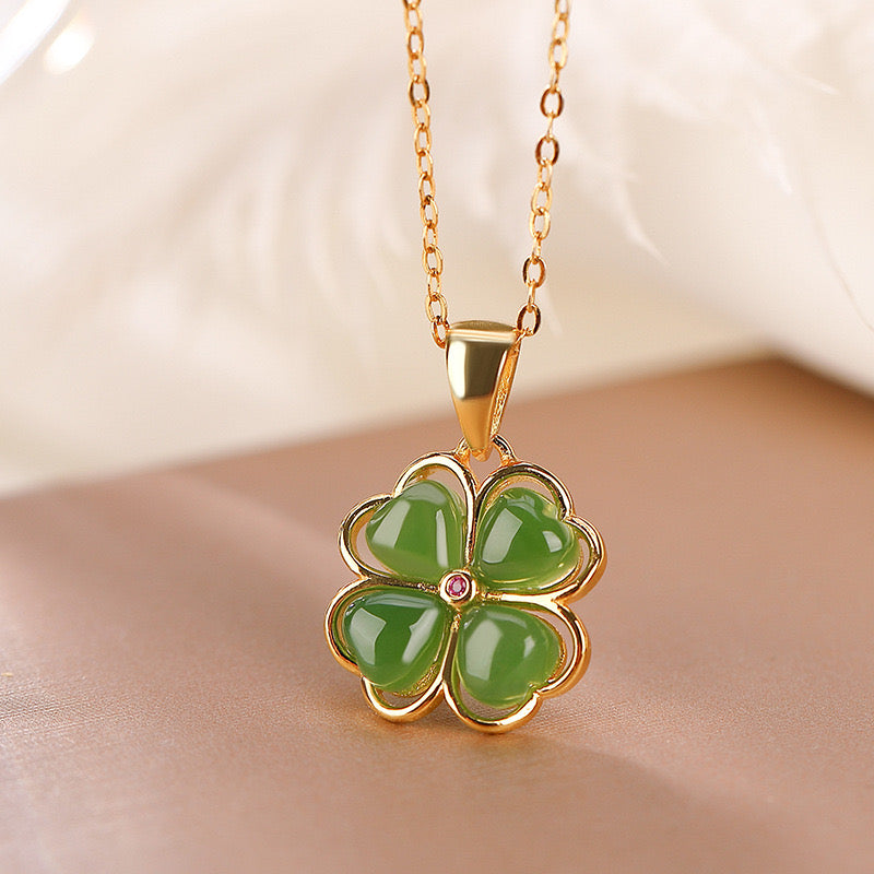 Collier Trèfle en Jade – Éclat de Nature, Argent