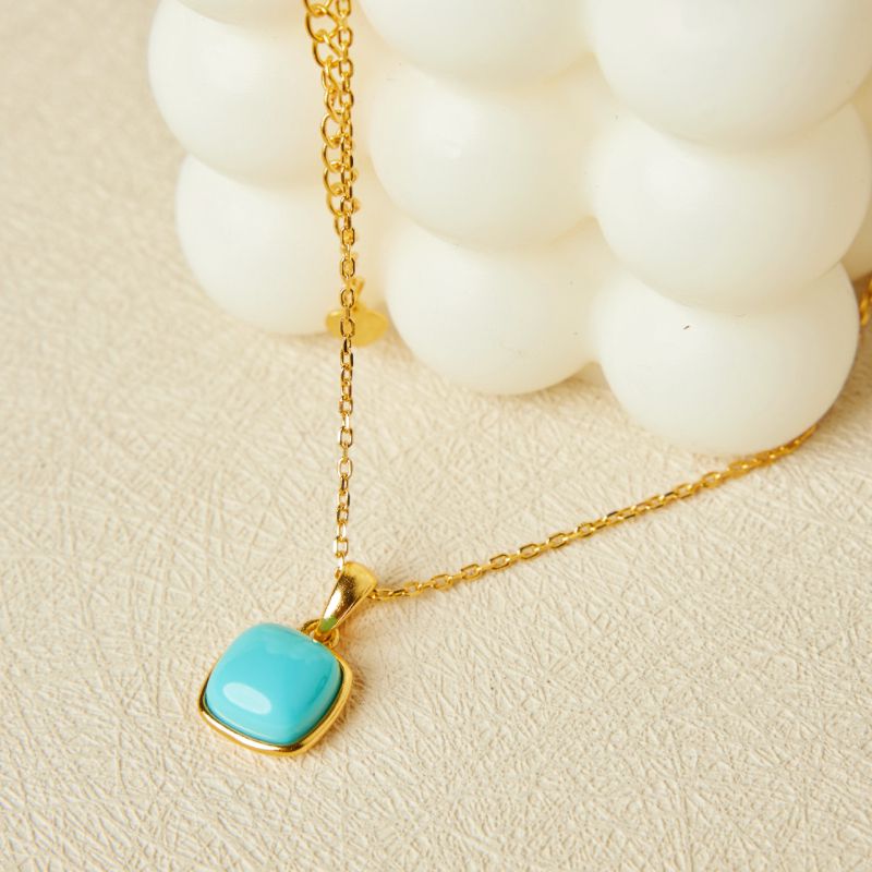 Collier Turquoise – Carré Enchanté, Argent Plaqué Or