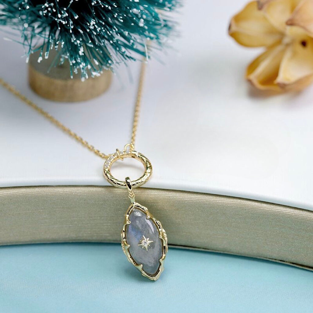 Collier Zircon – Lumière Éternelle, Argent Plaqué Or