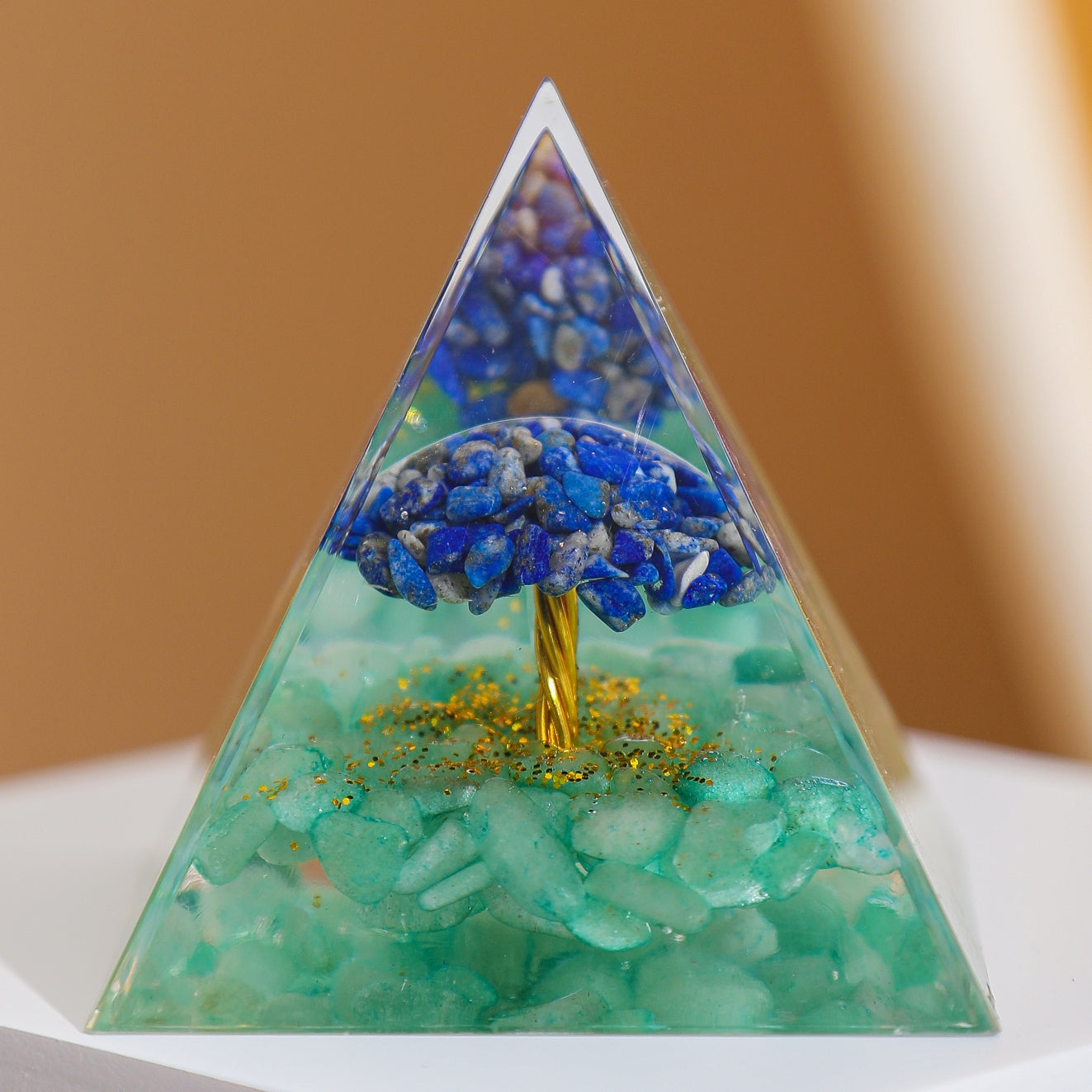Équilibre Mystique – Pyramide Orgonite Arbre de Vie en Lapis Lazuli et Aventurine