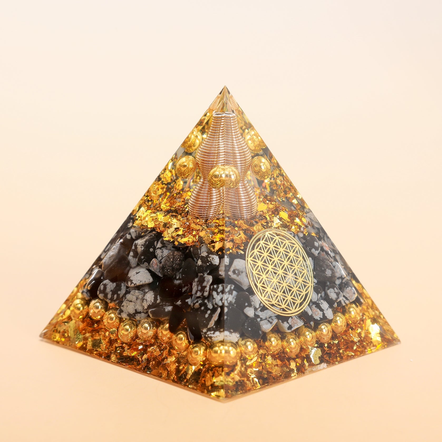 Fortune et Force – Pyramide Orgonite en Obsidienne