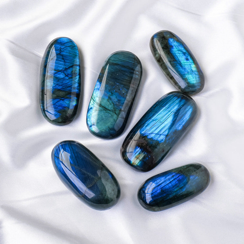 Galet Labradorite – Ciel de Minuit