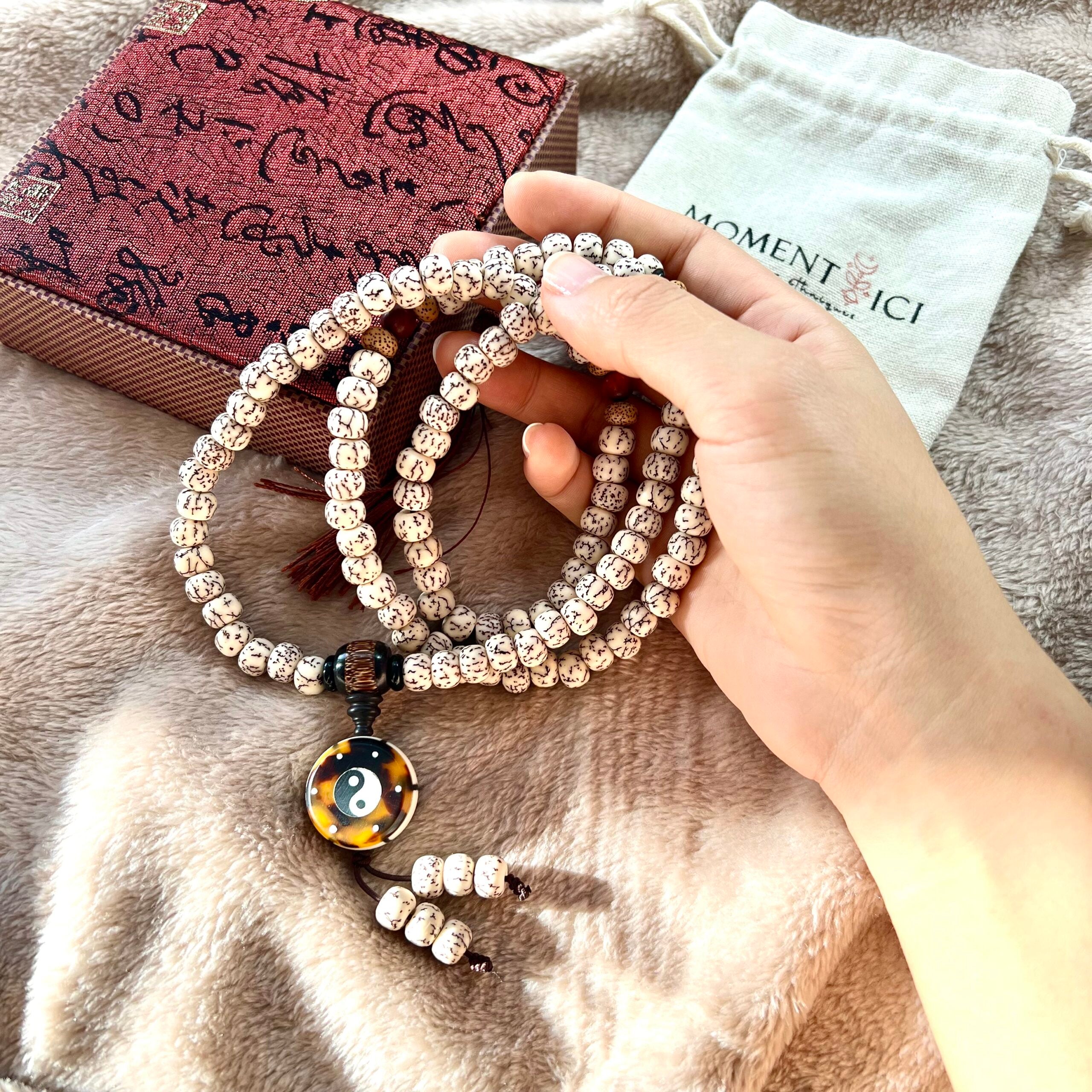 Mâlâ « Yin et Yang » 108 Perles en Graine de Bodhi