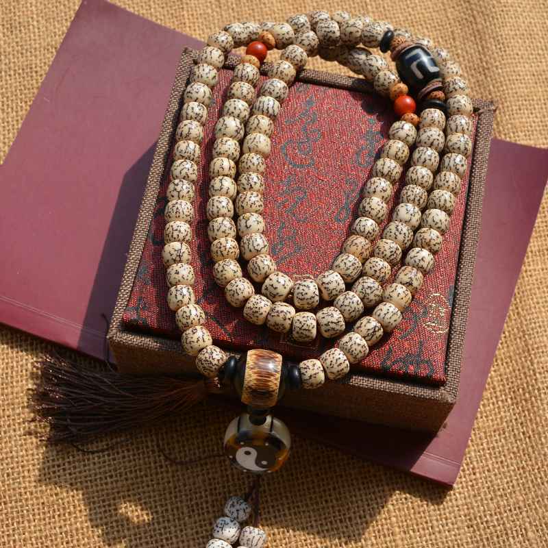 Mâlâ « Yin et Yang » 108 Perles en Graine de Bodhi