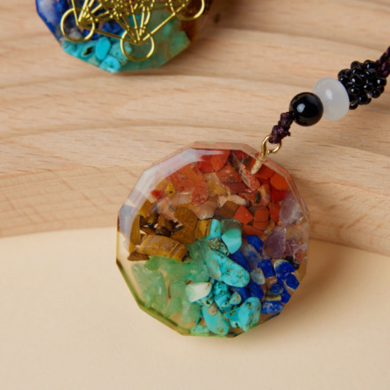 Pendentif Orgonite et 7 chakras – Protection