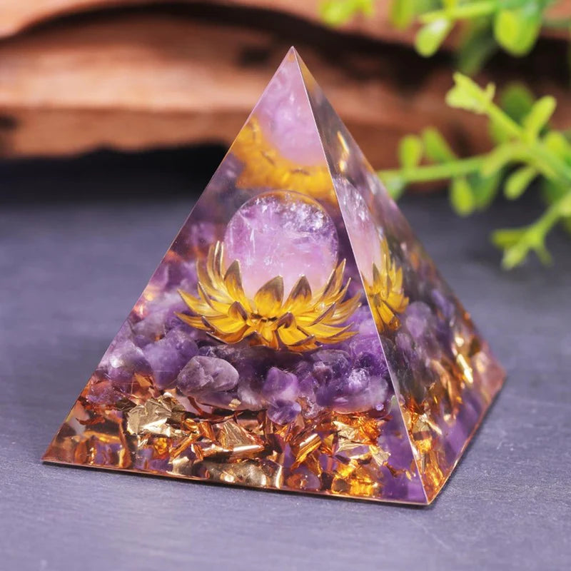 Renouveau – Pyramide Orgonite Lotus en Améthyste