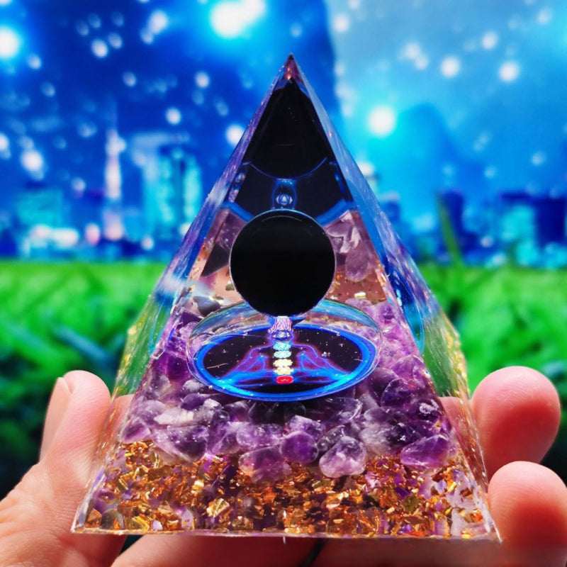 Sagesse et Protection – Pyramide Orgonite 7 Chakras en Obsidienne et Améthyste