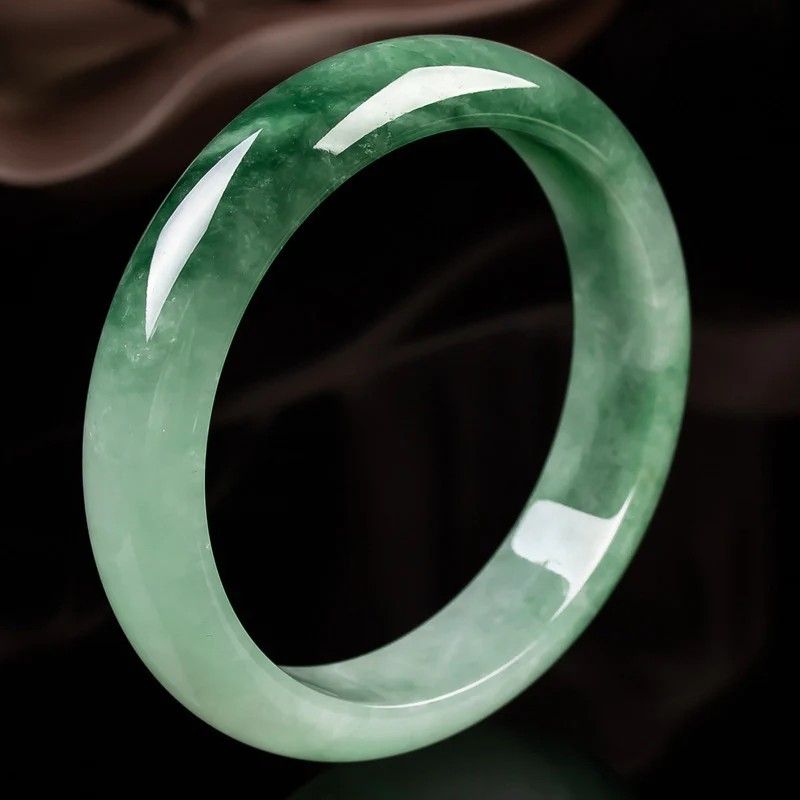 Jonc en jadéite verte