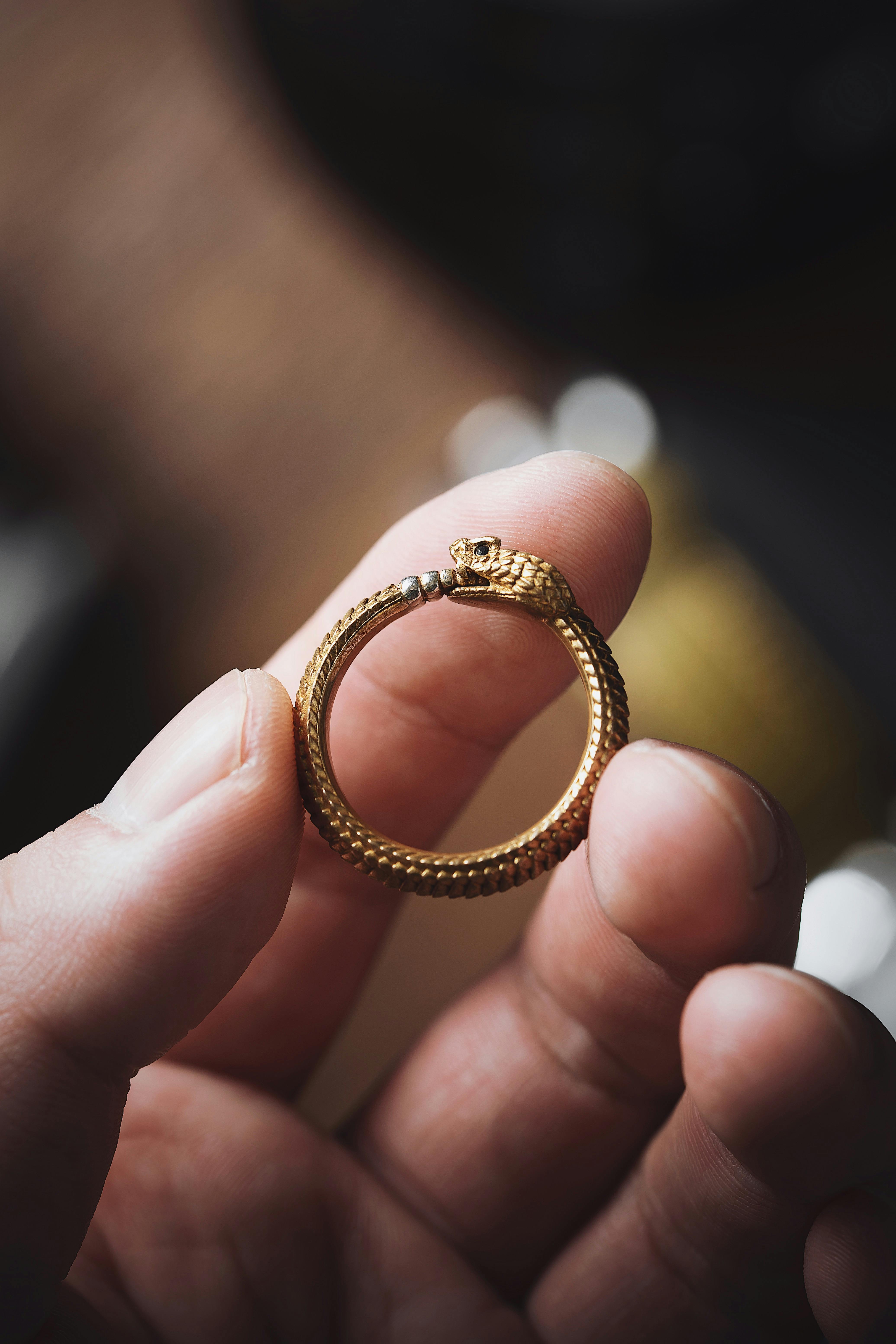 Snake Ring: Protective & Enchanting Jewelry for Your Hands