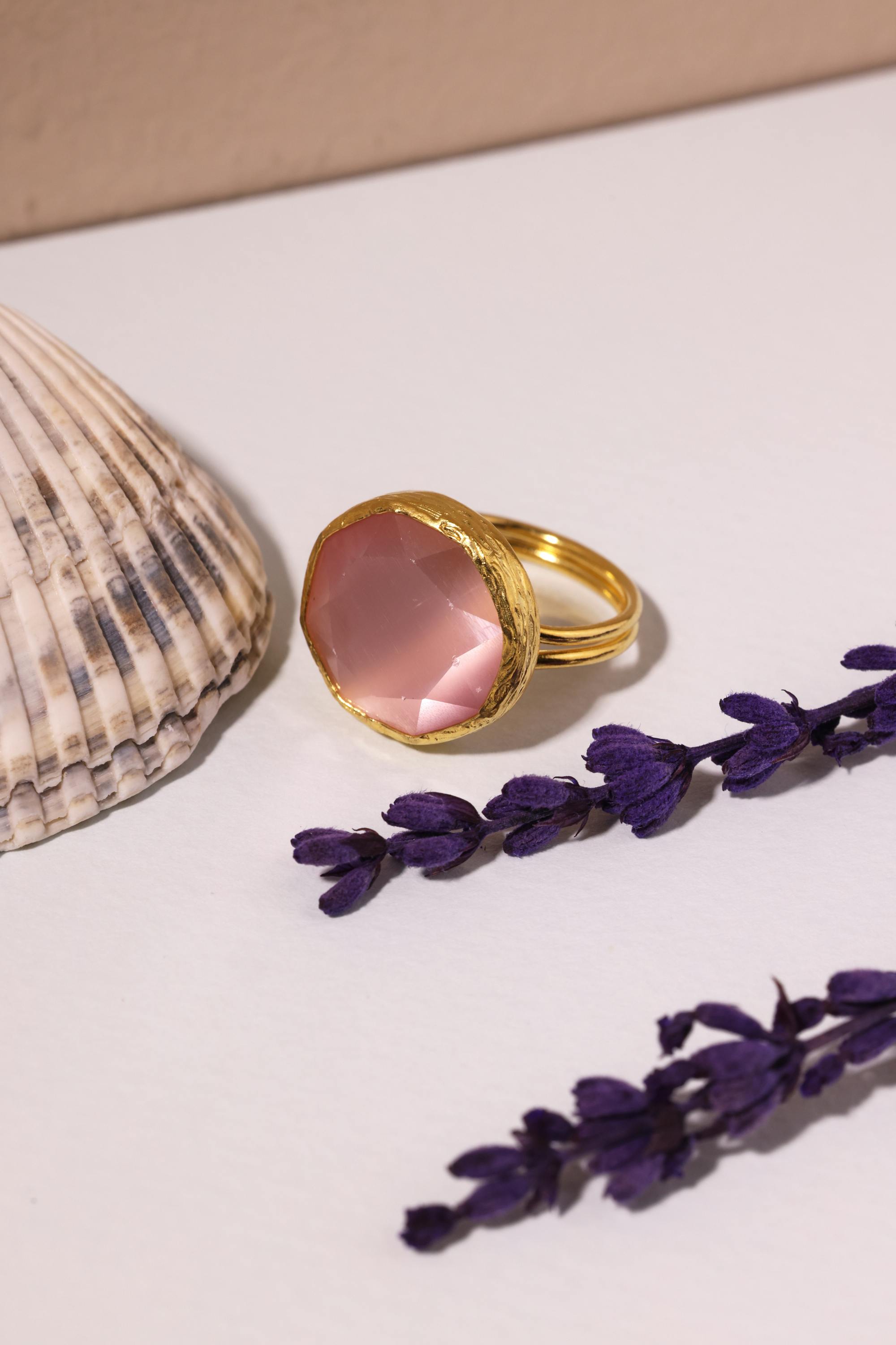 Bague Quartz Rose : Le symbole de l'amour inconditionnel à votre doigt