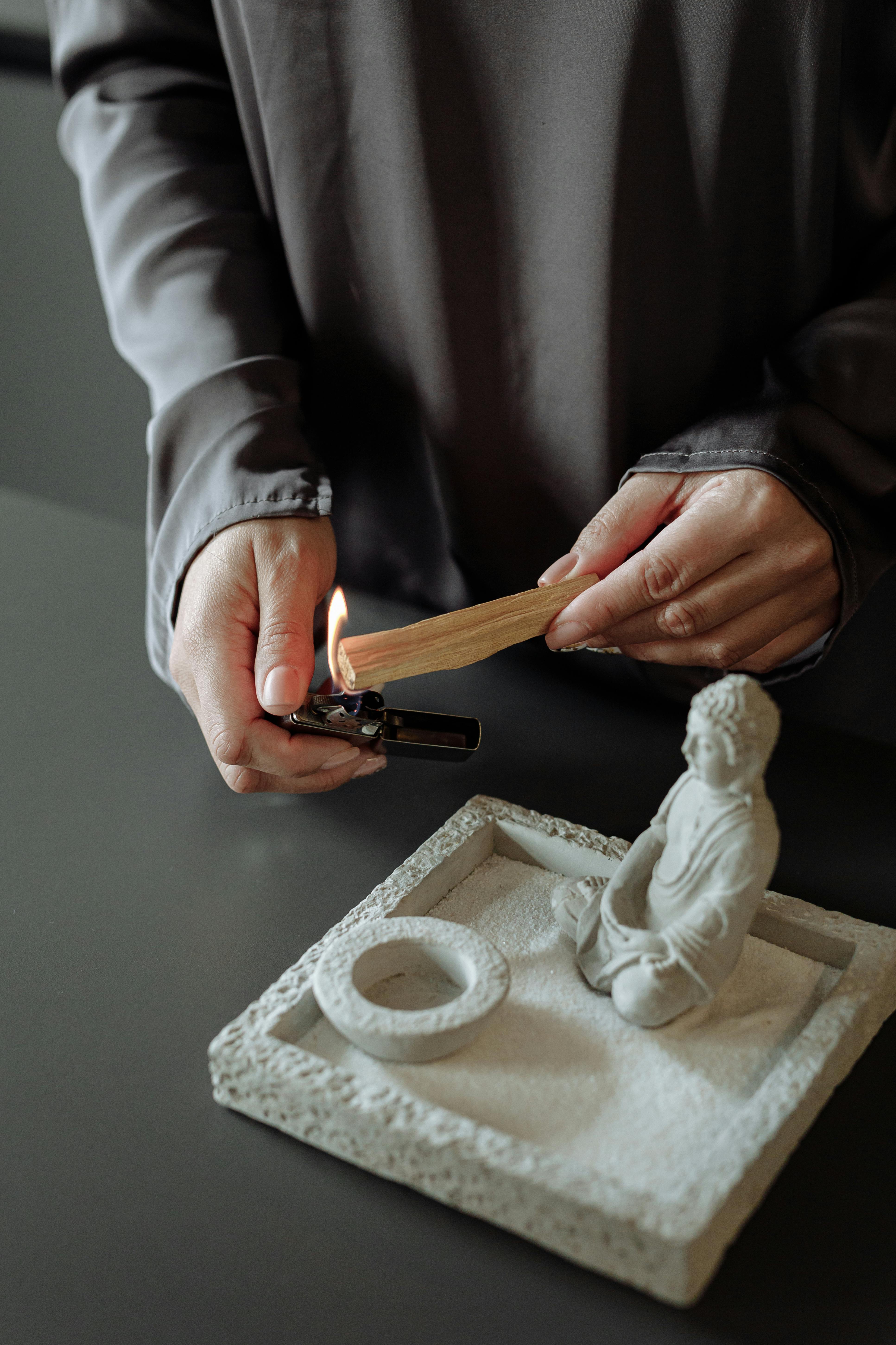 Comment purifier et recharger votre Pierre de Lune à la lumière des astres ?