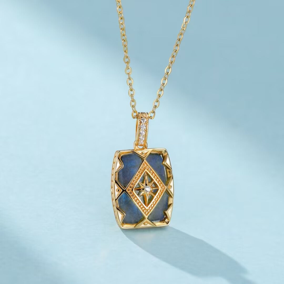 Collier Labradorite – Mystère d’Aurore, Argent Plaqué Or