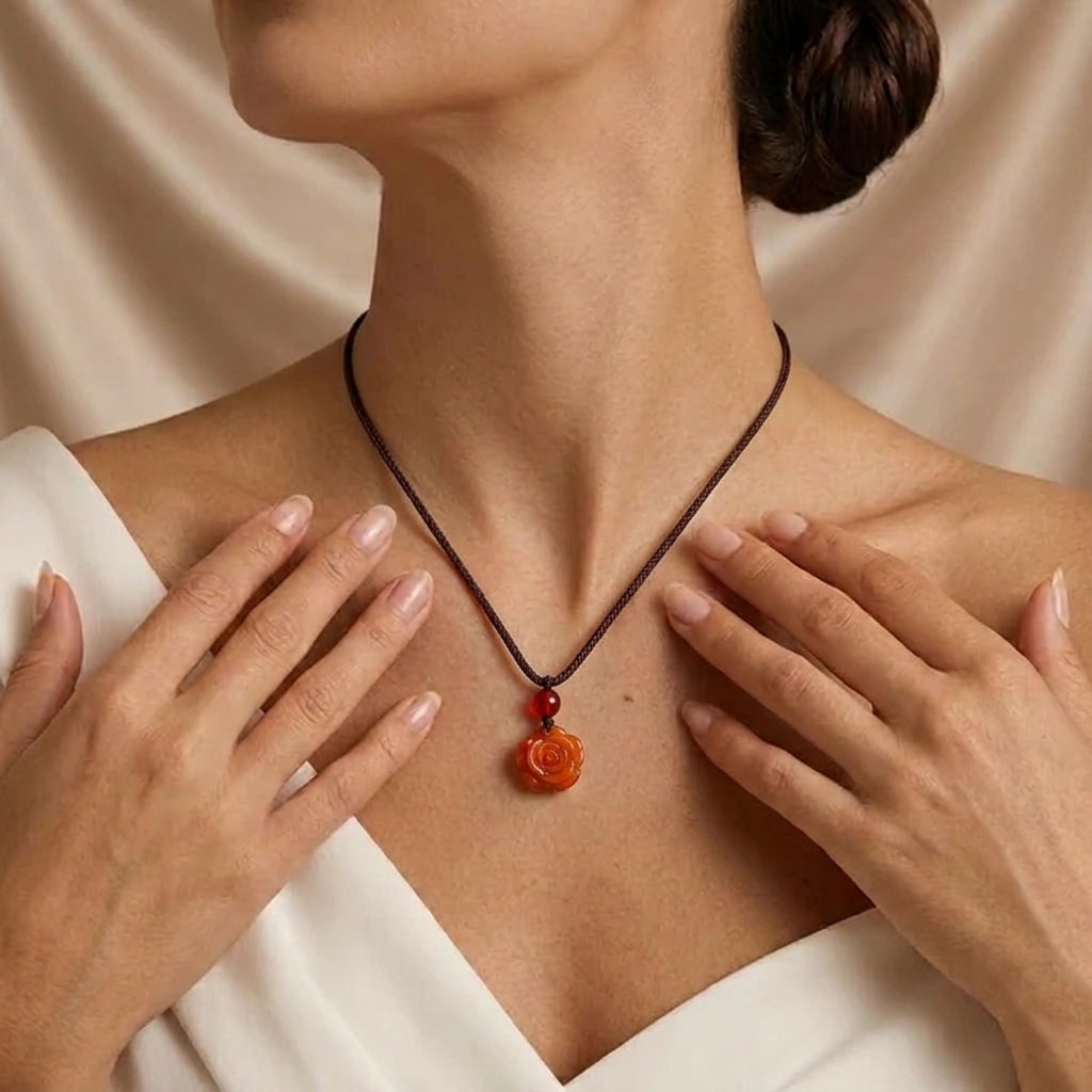 Collier Jadéite Rouge – Rose Éternelle
