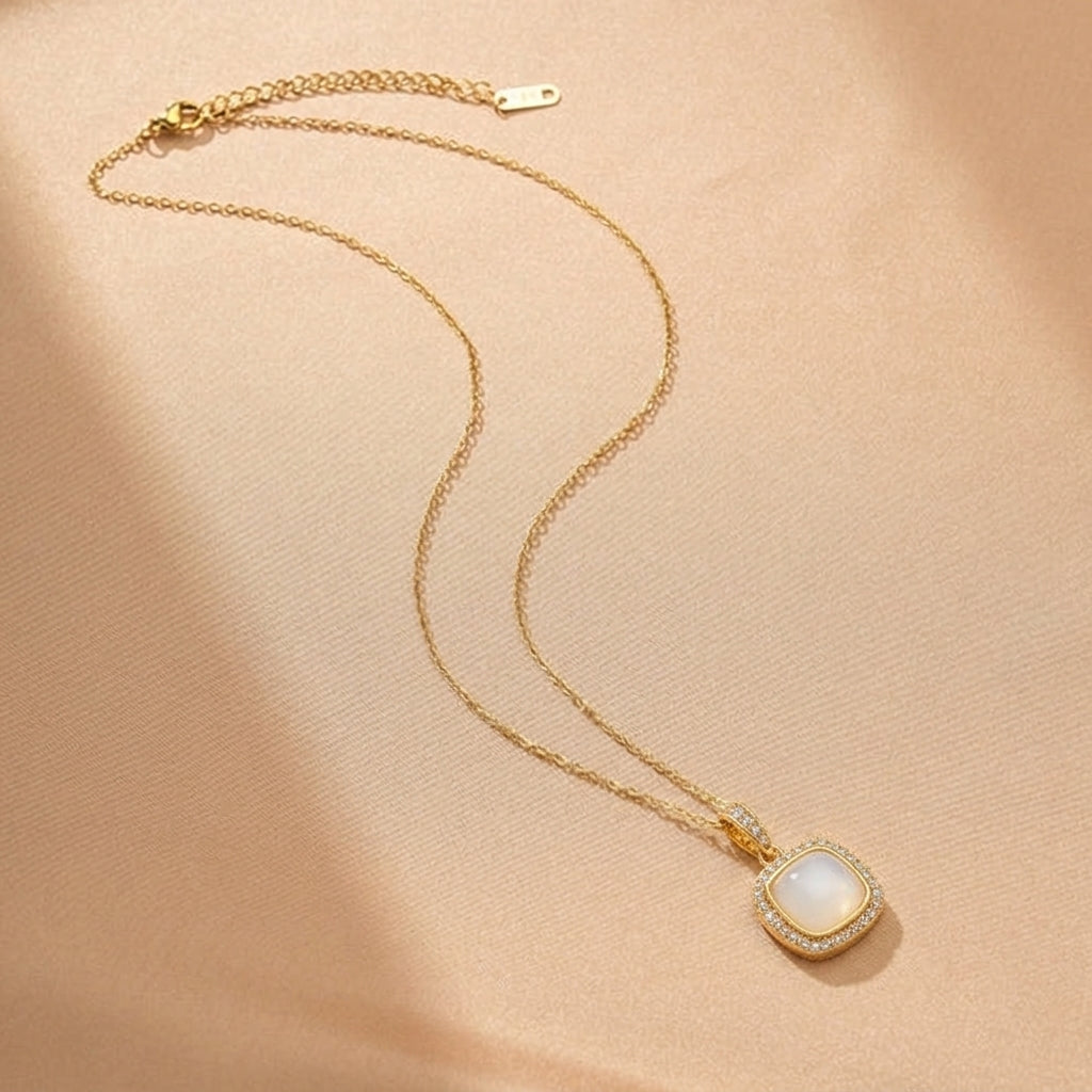 Collier Jade Néphrite – Éclosion Précieuse, Argent Plaqué Or