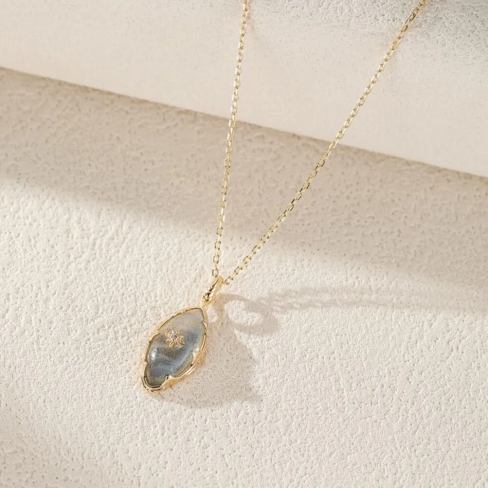 Collier Labradorite – Apaisement Cosmique, Argent Plaqué Or