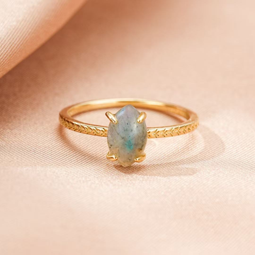 Bague Labradorite – Reflet Céleste, Argent Plaqué Or 14K
