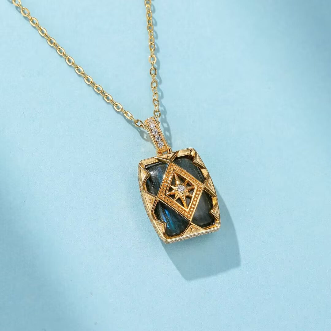 Collier Labradorite – Mystère d’Aurore, Argent Plaqué Or