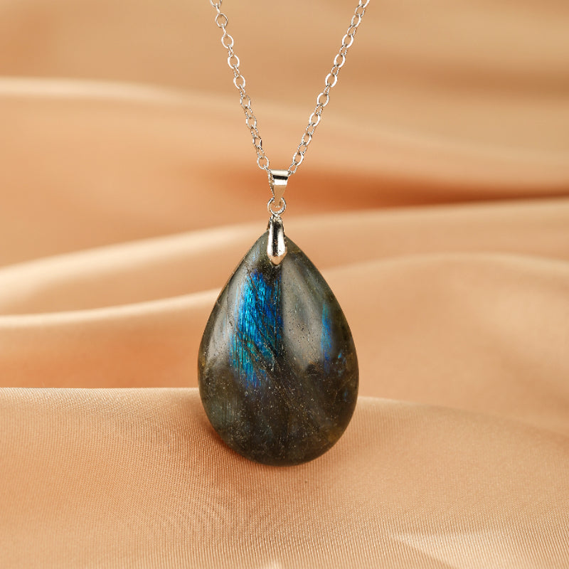 Collier Labradorite – Éclat Boréal