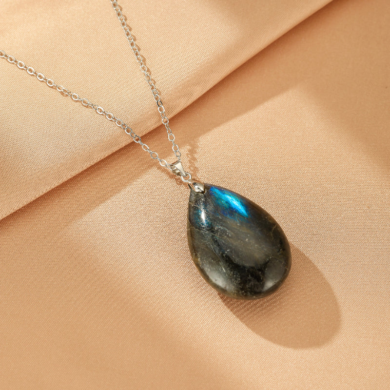 Collier Labradorite – Éclat Boréal